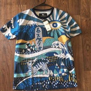 NWT Mens cool design T shirt